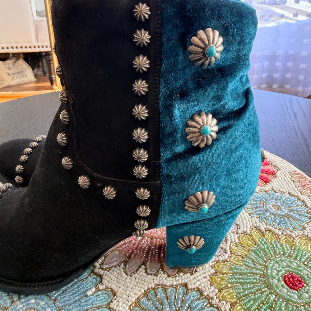 Double D Ranch Black and Teal Heeled Boots